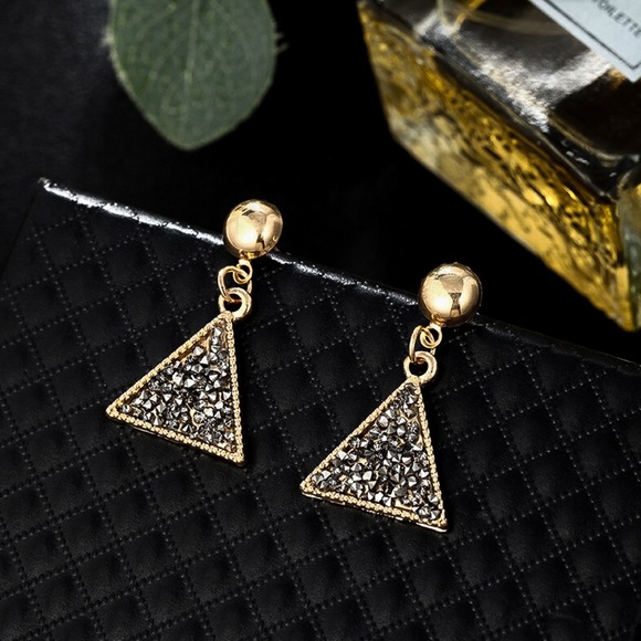 2/$20!  Gold/Black Crystal Triangle Earrings - Picture 2 of 8